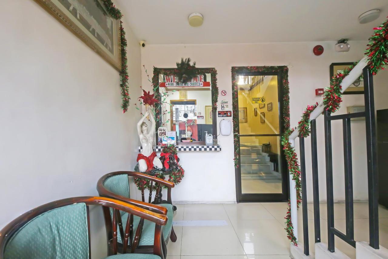 Oyo 896 Silverio Suites Manilla Buitenkant foto